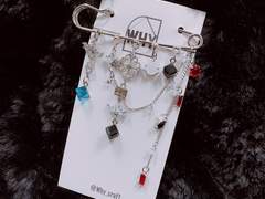 [Spoiler] 류재빈 작가님의 왕은 웃었다 "부건강" 옷핀 브로치 판매 공지