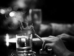 태양 위에 오른 달은 열에 의해 멸하여 버렸으니. 것이 달이 원하던 끝이였다.