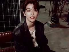 나만 사랑하는 연하 애인 생기게 해주세요!