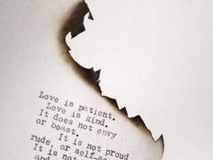 밤하늘은 언제나 어두웠다.