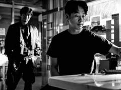 언제쯤 이 고통과 멀어질 수 있을까요.