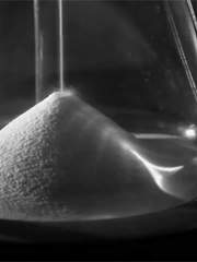 가득찬 모래시계 속.