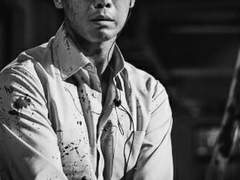 시들 시간도 없이 재가 되는 꽃들 *