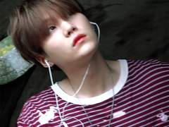 [민윤기] 초면의 남자와 외딴 섬에서 上