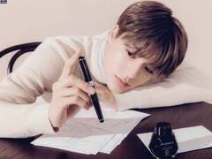 크리스마스에도 니가 죽었으면 좋겠어 !