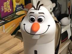 같은 곳에서 한시간 동안 열창하기