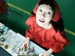 근데 왜 사과나무를 심어, 내일 없어질 지구에다가.