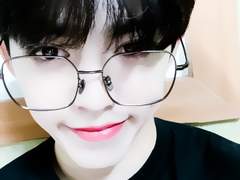 최승철 윤정한 권순영 전원우 이지훈 이석민 김민규 부승관 최한솔