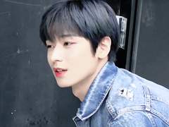 내 눈을 가로막는 안개 낀 하늘은 나처럼 외로운지?