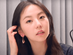 인생사는 귀걸이로도 압축할 수 있다.