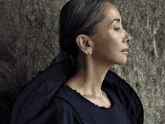 흰머리는 지혜를 상징하지도 노화를 의미하지도 않는다. 그냥 그렇게 돋아날 뿐이다.