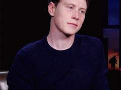 “달이 떴다고 전화를..”