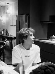 쉬는시간에 복도에서 뛰다가 어떤 남자애랑...