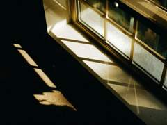 해가 뜨기 전이 가장 어둡고는 했지요.