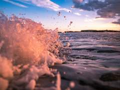 새로운 달력은 파도 위에