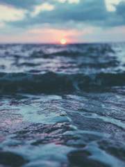 푸르고도 투명한