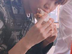 사랑보다 먼 우정보단 가까운