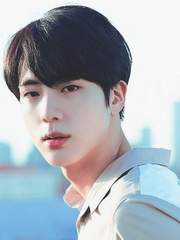 그 사람 앞에서는 웃지 않죠