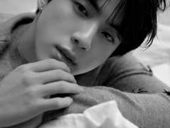 그 사람 앞에서는 웃지 않죠 4