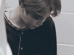 충성이고 순정이고 싹 다 가져다 바치고 싶은 심정이었다.