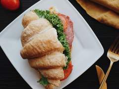 빵집 알바생과 주술사의 상관관계