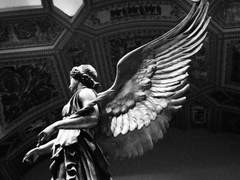 조물주가 창조한 모든 것은 선하나, 인간의 손 안에서 모든 것은 타락한다.