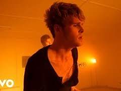 많은 시간이 흐른 뒤, 우리는 무슨 이야기를 할 수 있을까 32