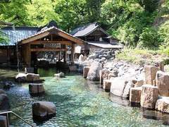 오니와 주령이 공존하는 세상