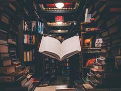 퇴사 후 책장을 정리하고 있습니다