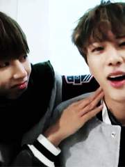 운동장 앞 "라일락 나무에서 만나"