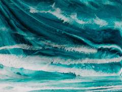 막이 내린 무대 아래에서