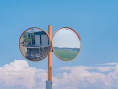 창문에 의한  오후