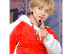 오천원만 주면 셀카 찍어주는 놈