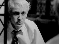 사랑하는 법부터 배우고 사랑하는 척 하지 그래?