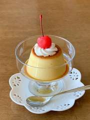 𝙲𝚑𝚎𝚛𝚛𝚢 𝚘𝚗 𝚝𝚘𝚙