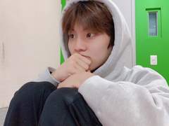 우리 로맨스의 장르가 팬픽일 리 없어! - D