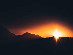 찬란하게 빛나는