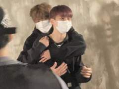 우리 로맨스의 장르가 팬픽일 리 없어! - E