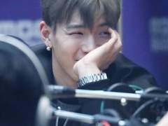 엘리베이터에서 마주친 손부장님 1