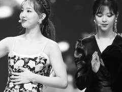 그냥 웃으면 없던 일이 될까 中下