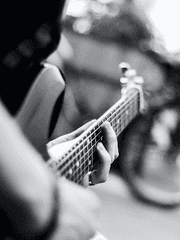 드러머와 베이시스트 그리고 댄서