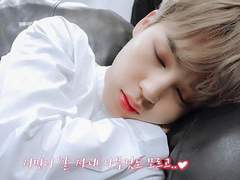 09 Love me like that