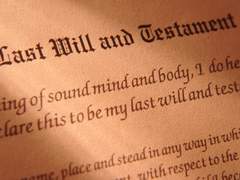 본 유언장은 유언자가 작성 당시 조광증에 의해 의사능력이 없는 상태였으므로 무효로 판결한다