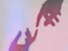 스러지는 이들을 위하여