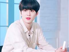 어느 날 좀비 소설 속으로 들어갔다.