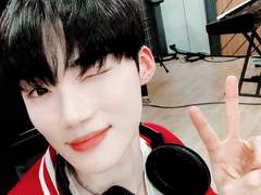 그 순간 내 시선에 빛이 드리워