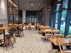 예술가와 재력가 사이