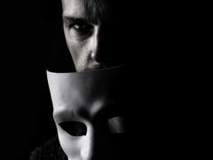 영웅은 죽지 않아.