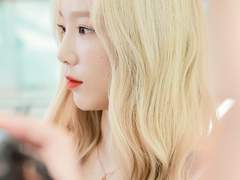 우린 꼭 섬뜩한 동화같다.