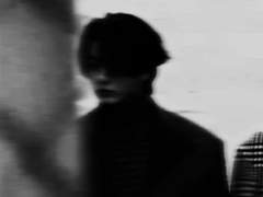 차가워진 몸 위에 꽃 한 송이 놓는다 한들 그것이 따뜻해질까.